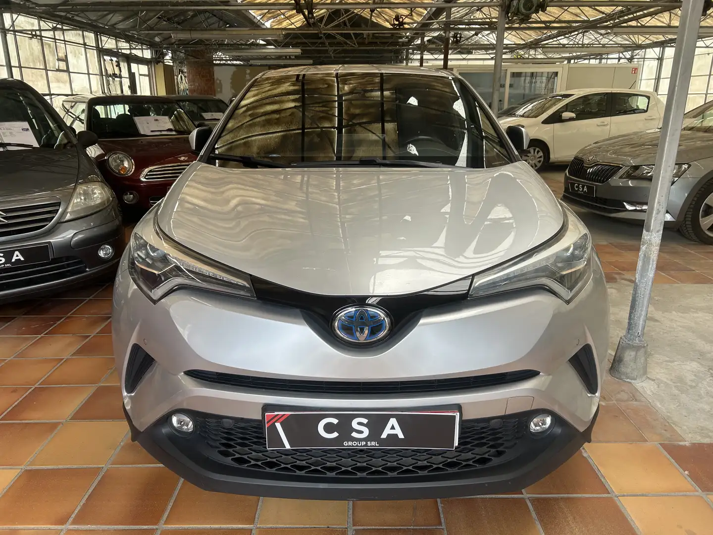 Toyota C-HR Hybrid 1.8i VVT-i C-Business E-CVT - 2
