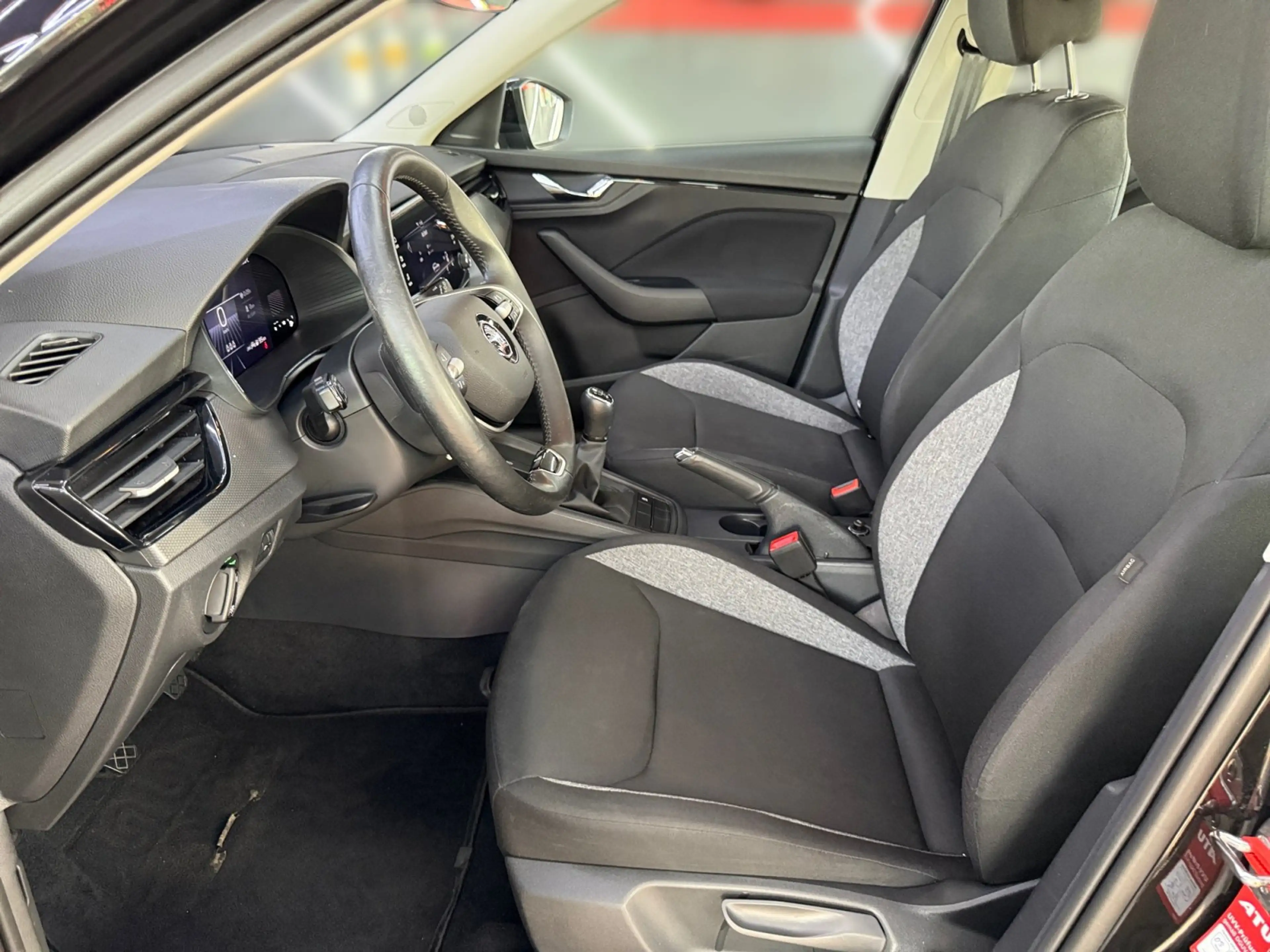 Skoda Kamiq Essence 1.0TSI Spurhalteassistent PDC Klima — photo 9