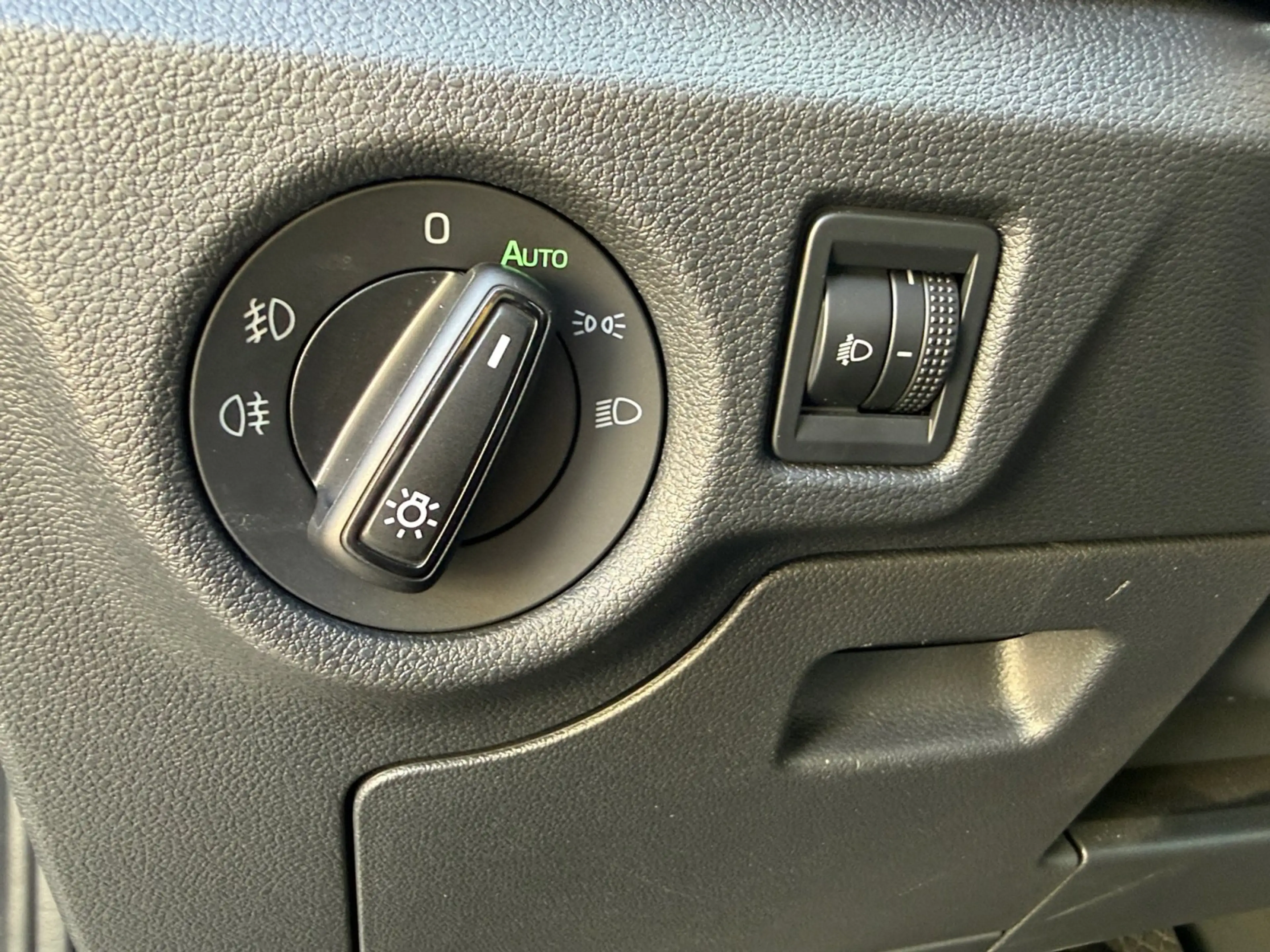 Skoda Kamiq Essence 1.0TSI Spurhalteassistent PDC Klima — photo 20
