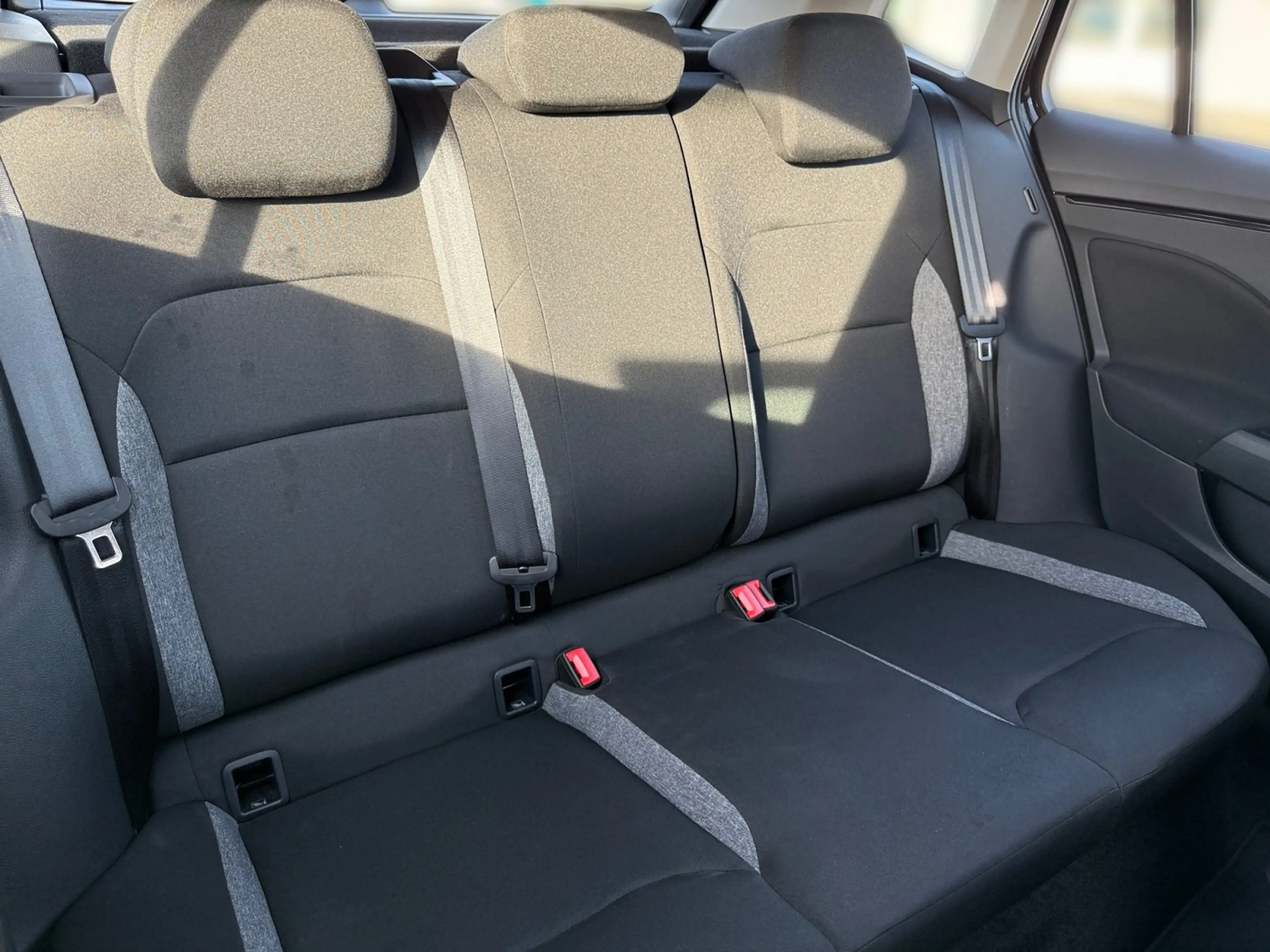 Skoda Kamiq Essence 1.0TSI Spurhalteassistent PDC Klima — photo 13