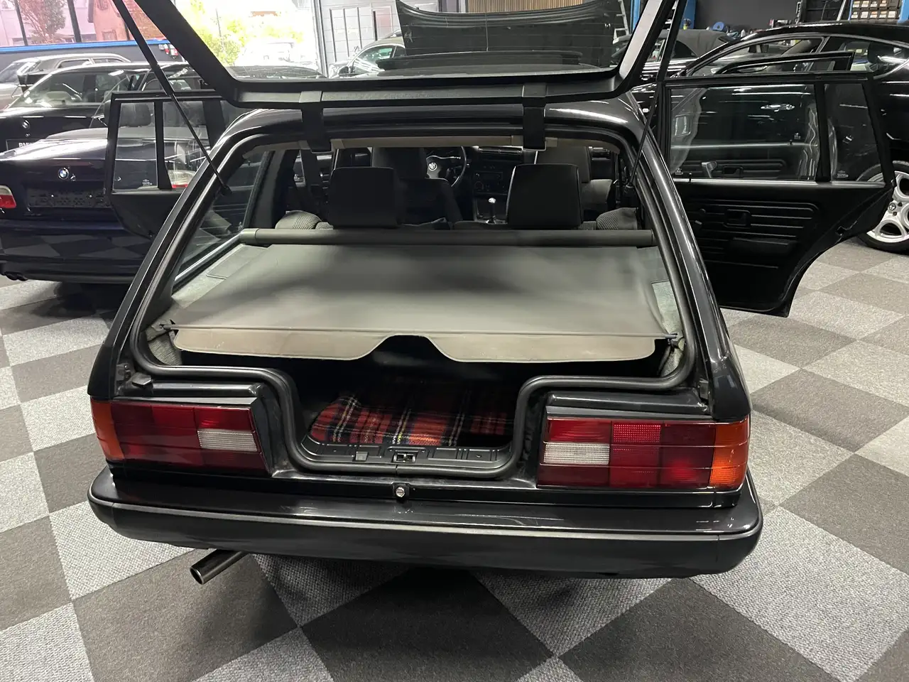 BMW 318 E30 318i touring, foto 10