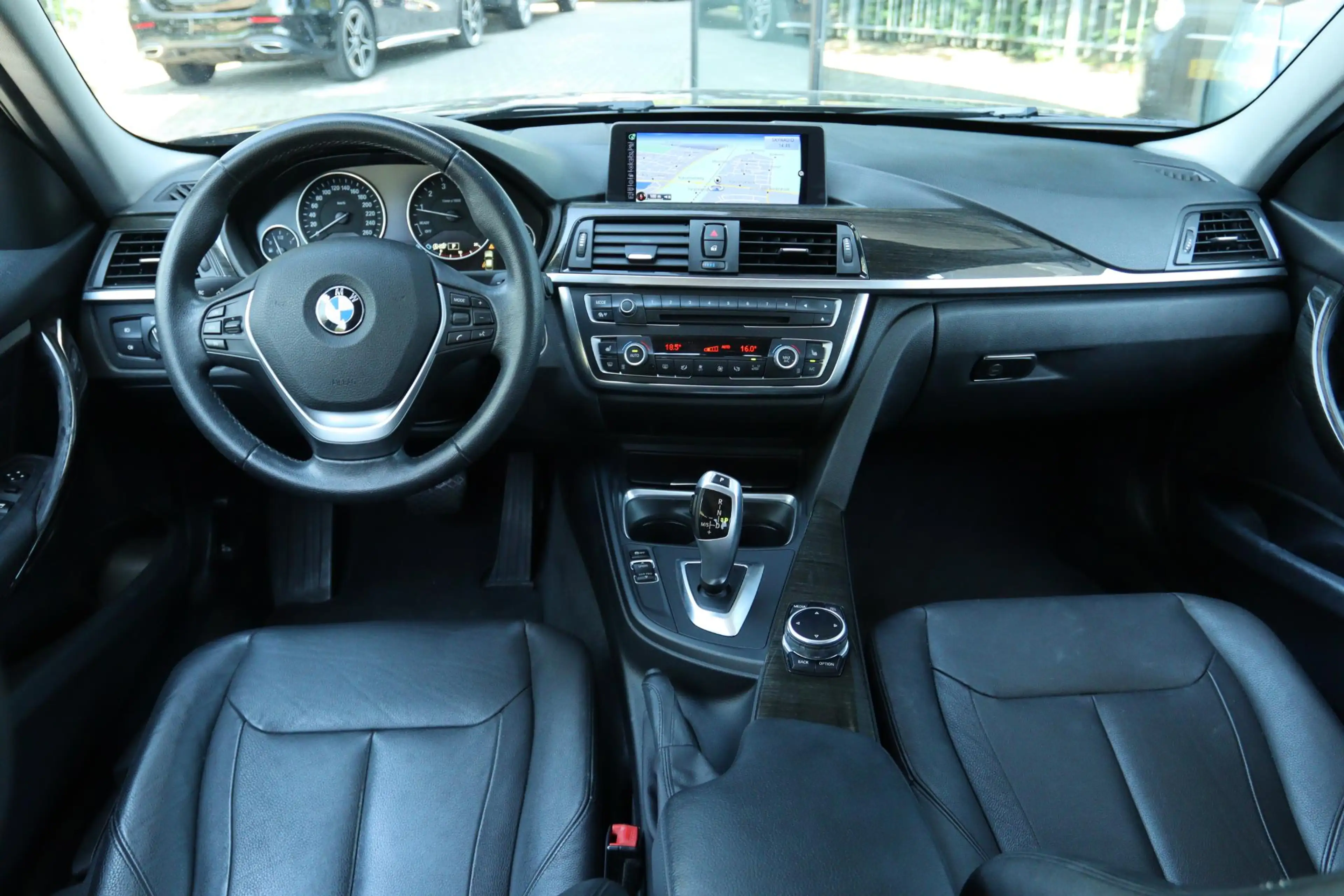 BMW 316 3-SERIE 316I HIGH EXECUTIVE AUT. | LEDER | NAVI | — photo 12