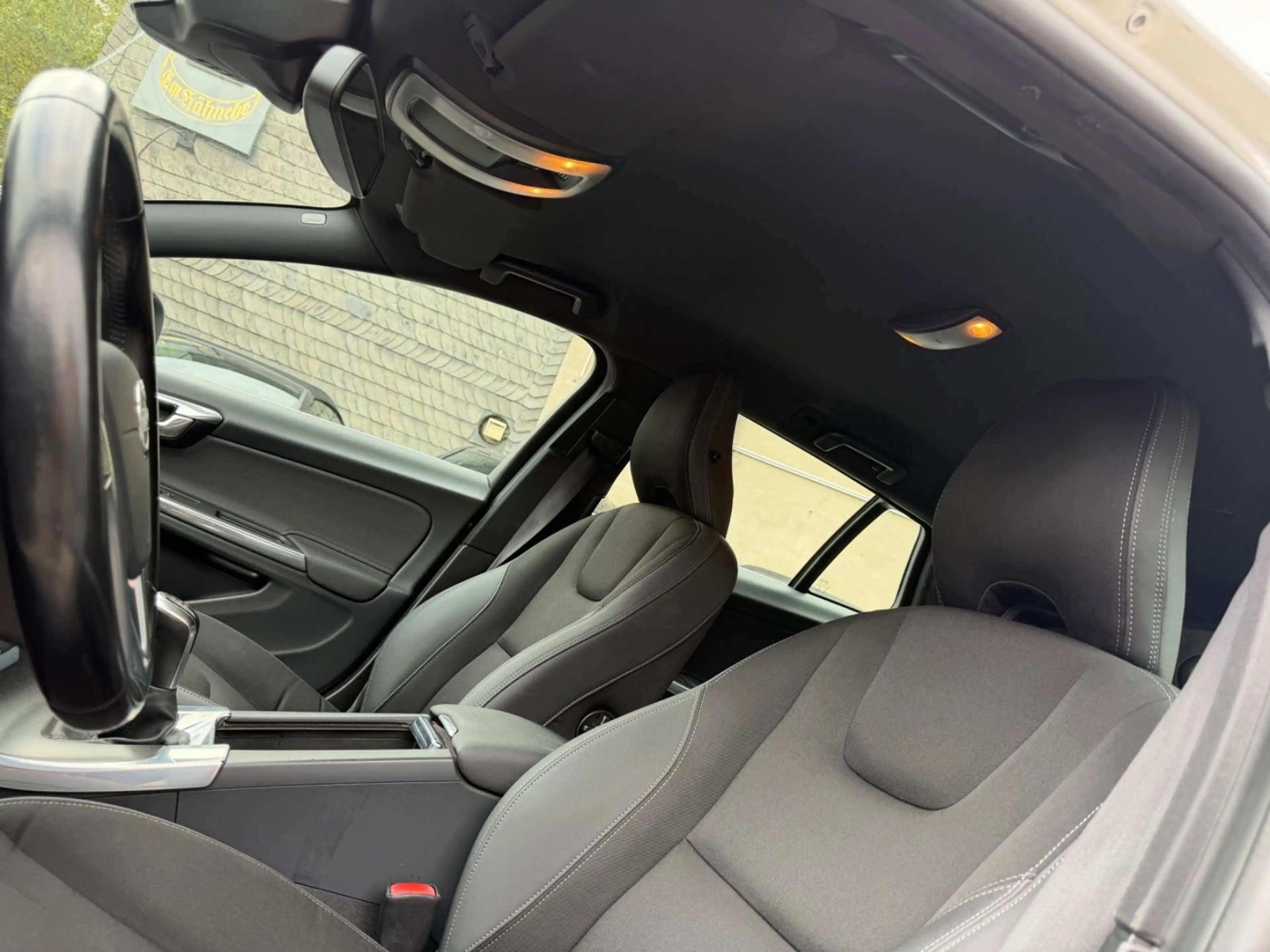 Volvo V60 Kombi Momentum Insp.NEU*TÜV-02.28*Klima*Temp — photo 15