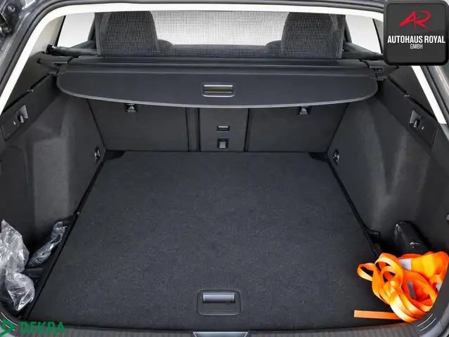 Volkswagen Golf view 5