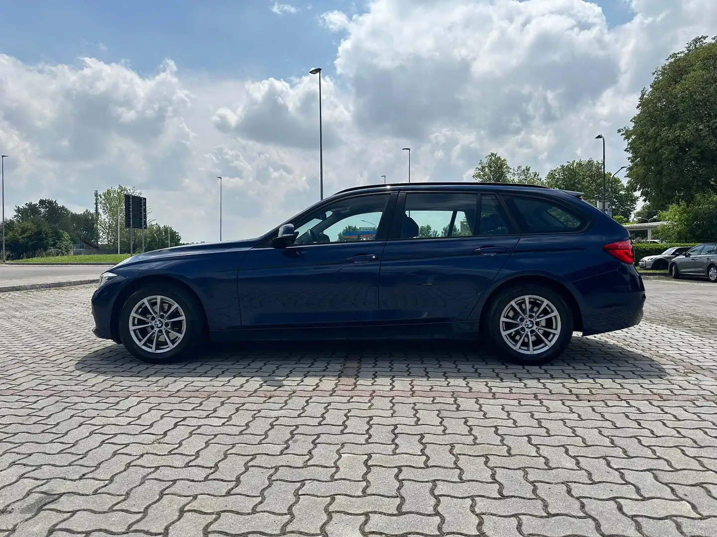 BMW 316 Serie 3 F31 Touring 316d Business Advantage Blu/Azzurro - 2