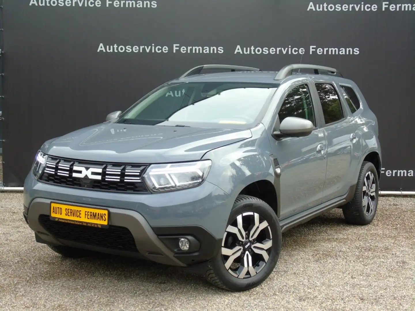 Dacia Duster 1.3TCE 150PK 4x4 Edition - 2023 - 68DKM - Navi - T Grau - 1