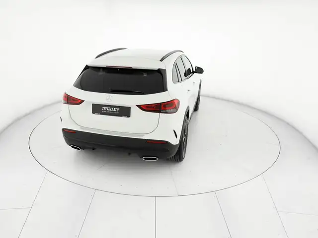 Mercedes-Benz GLA view 6