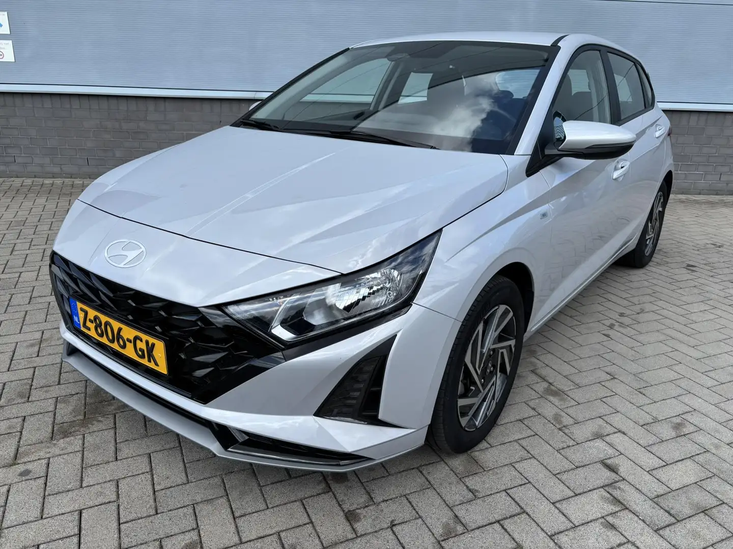 Hyundai i20 1.0 T-GDI 100pk Comfort Smart I Navigatie | Parkee Grijs - 2