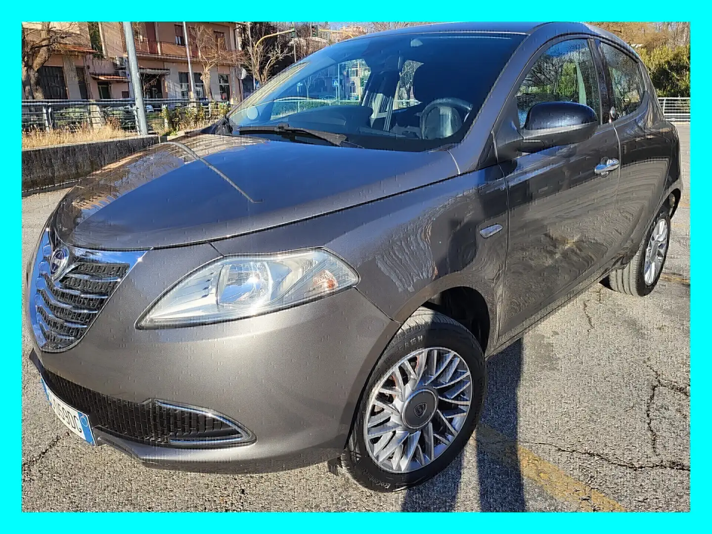 Lancia Ypsilon LANCIA Y 0,9 N.POWER-TAGLIANDI LANCIA-3 REVISIONI Grigio - 1