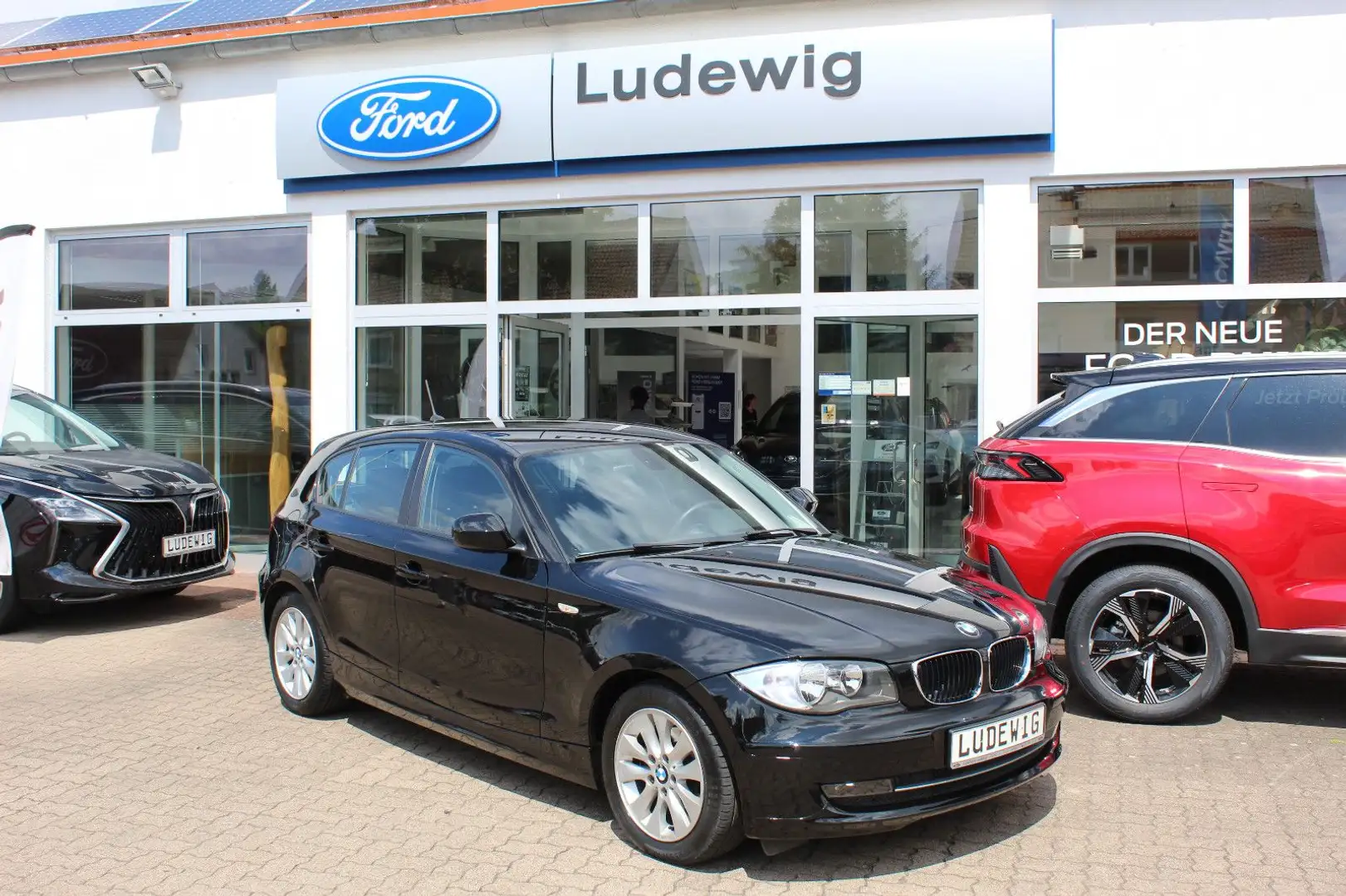 BMW 116 Baureihe 1 Lim. 116i Schwarz - 1