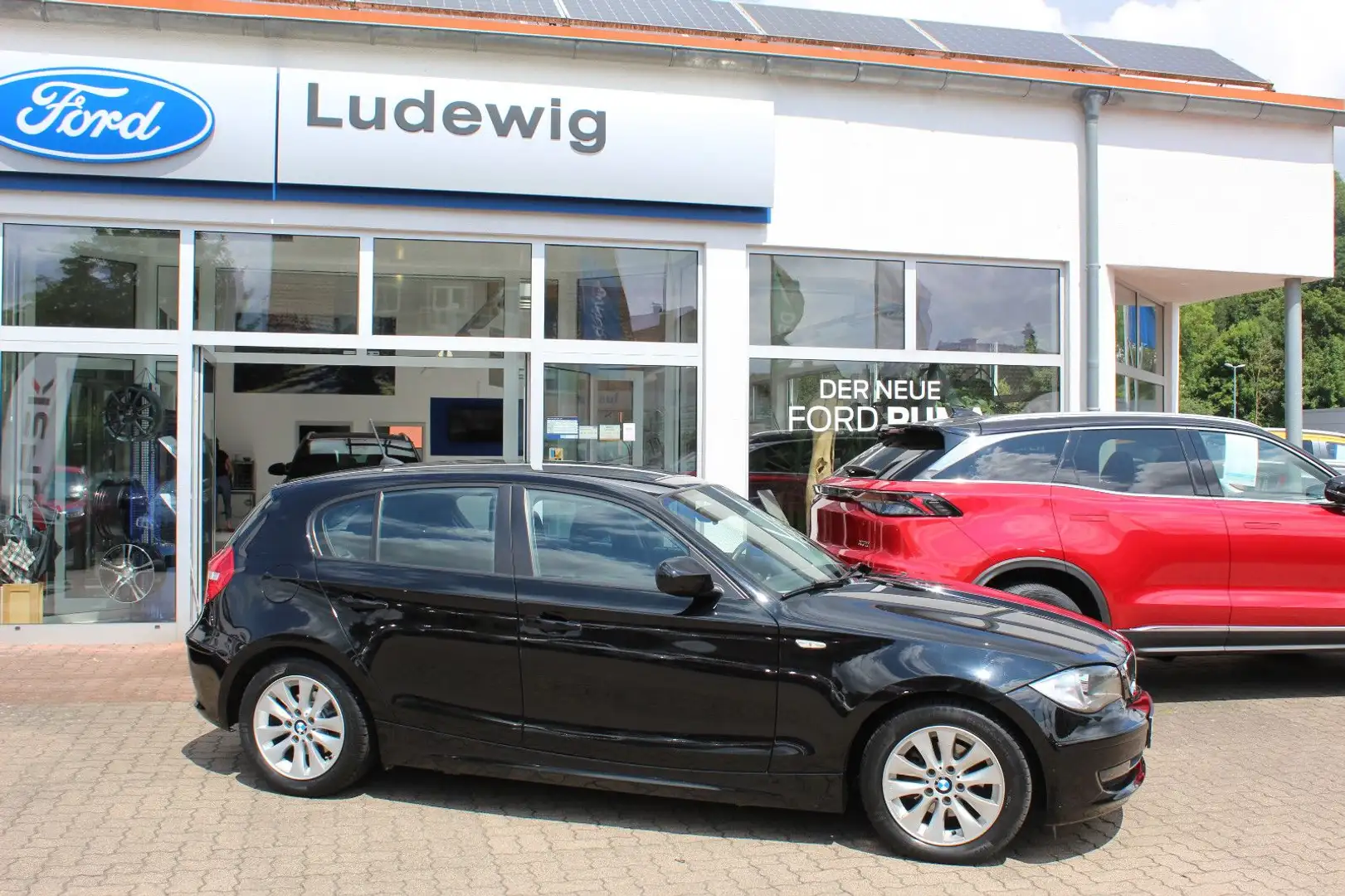 BMW 116 Baureihe 1 Lim. 116i Schwarz - 2