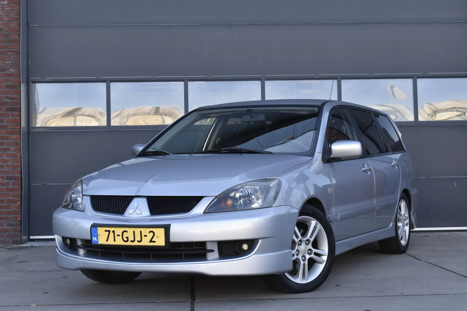 Mitsubishi Lancer Station Wagon 1.6 Intense Airco - nieuwe apk - Pdc Grijs - 1