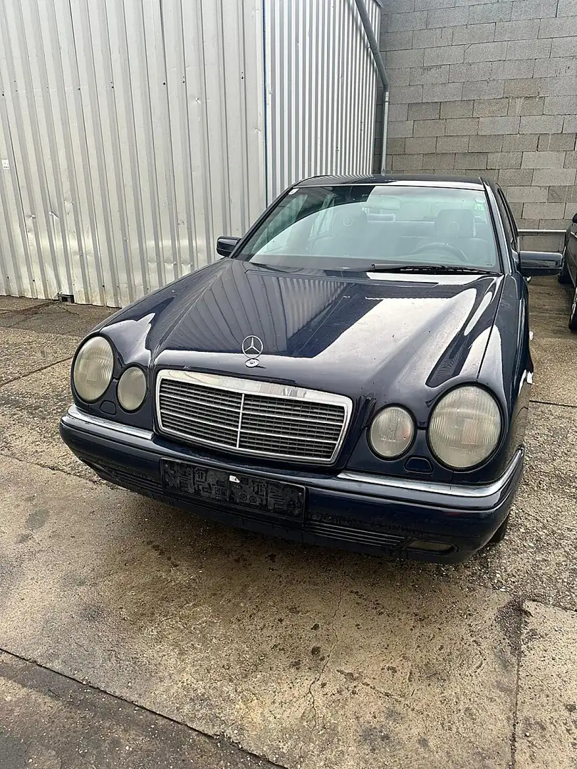 Mercedes-Benz E 280 W210 Blau - 1