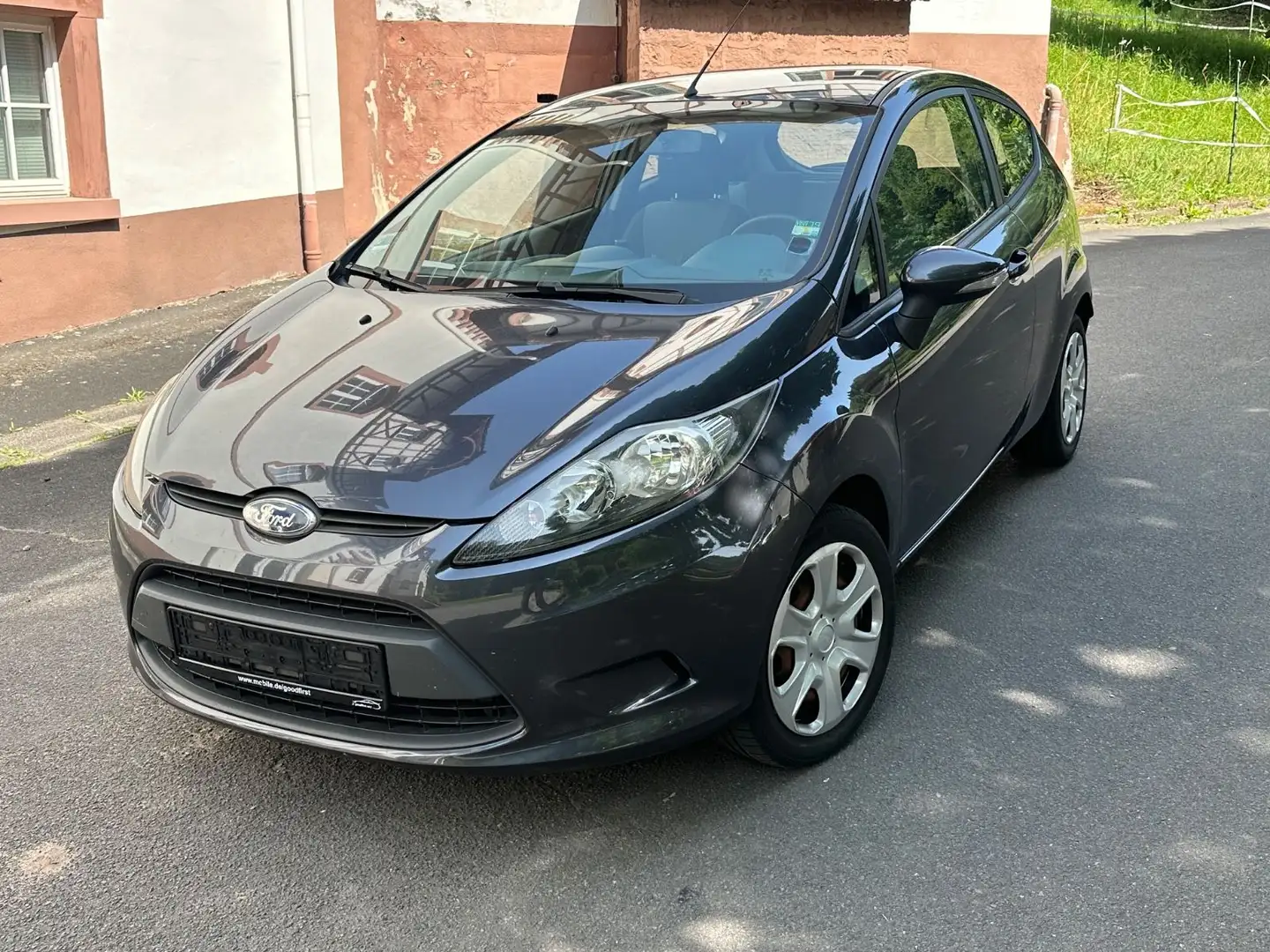 Ford Fiesta 1.25 Trend / 1. Hand / Klima / TÜV Neu Gris - 1
