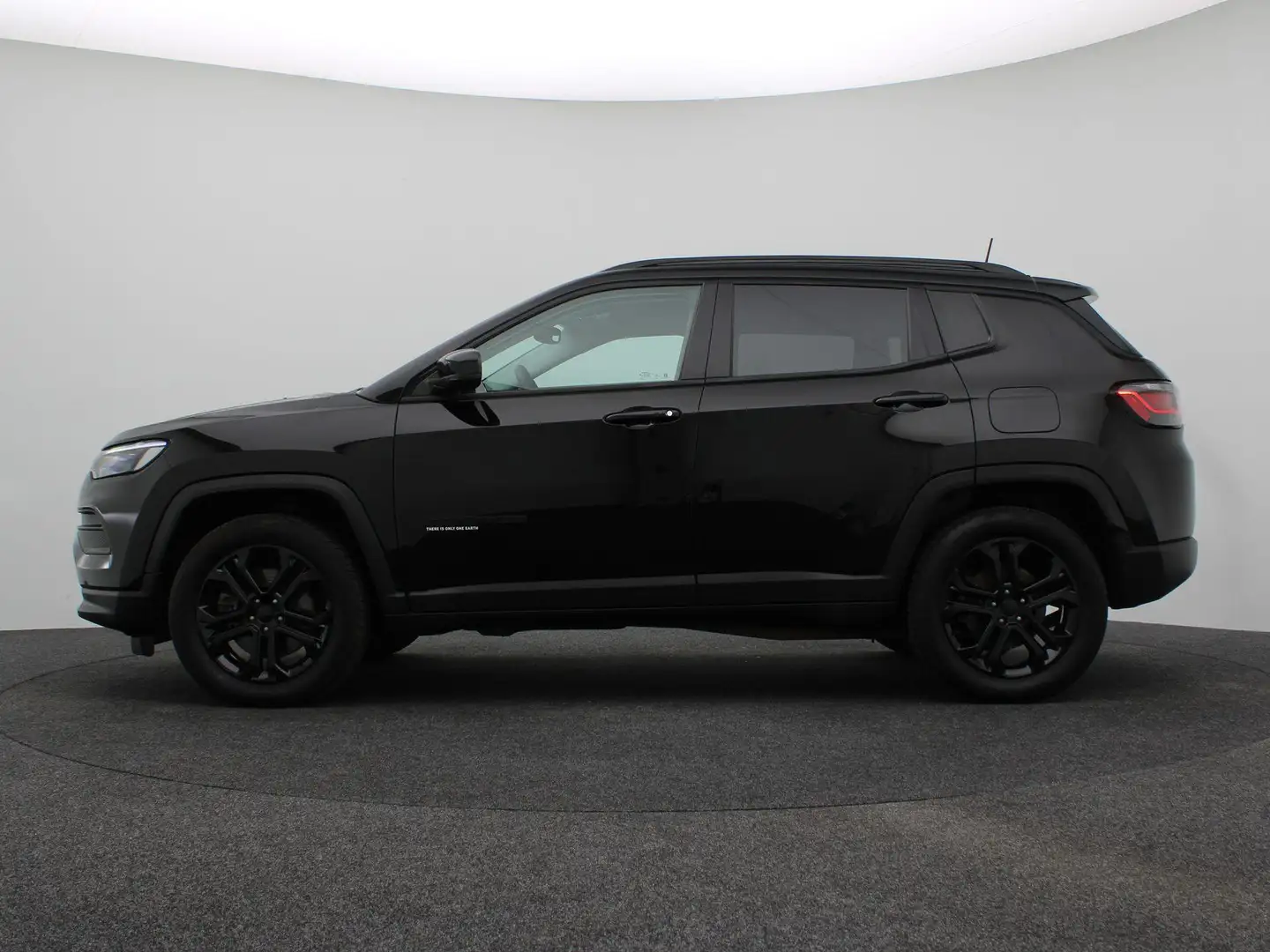 Jeep Compass 4xe 240 Plug-in Hybrid Electric Upland | Stoelmass Schwarz - 2