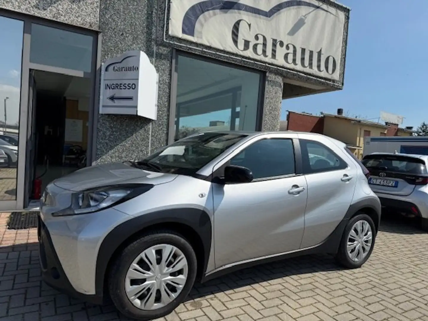 Toyota Aygo Aygo X 1.0 Trend 72cv s-cvt Argento - 1