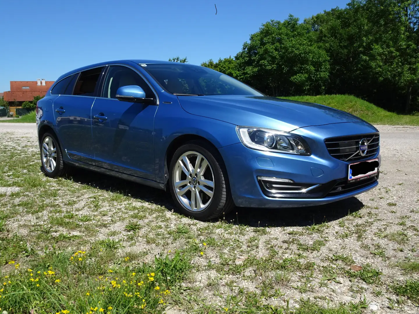 Volvo V60 V60 D6 AWD Plug-In Hybrid PHEV Summum Geartronic Summum Blau - 1