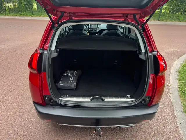 Peugeot 2008 view 9