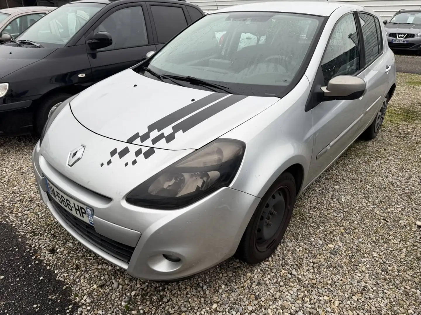 Renault Clio III (B/C85) 1.2 16v 75ch TomTom 5p Gris - 1