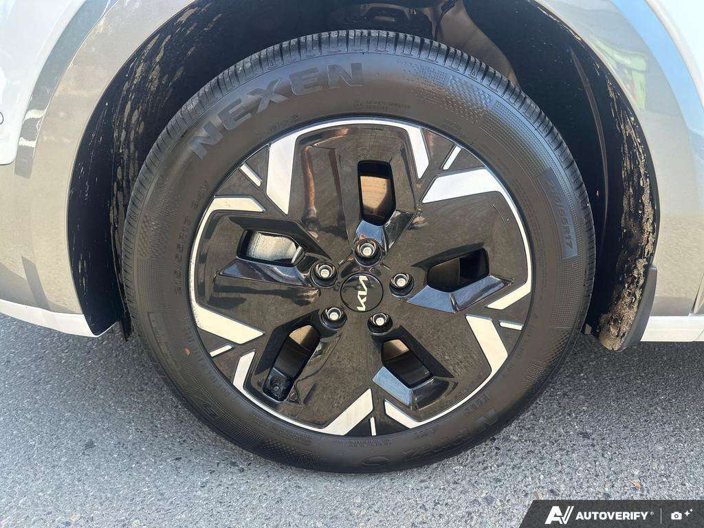used 2026 Kia Niro car, priced at $39,900