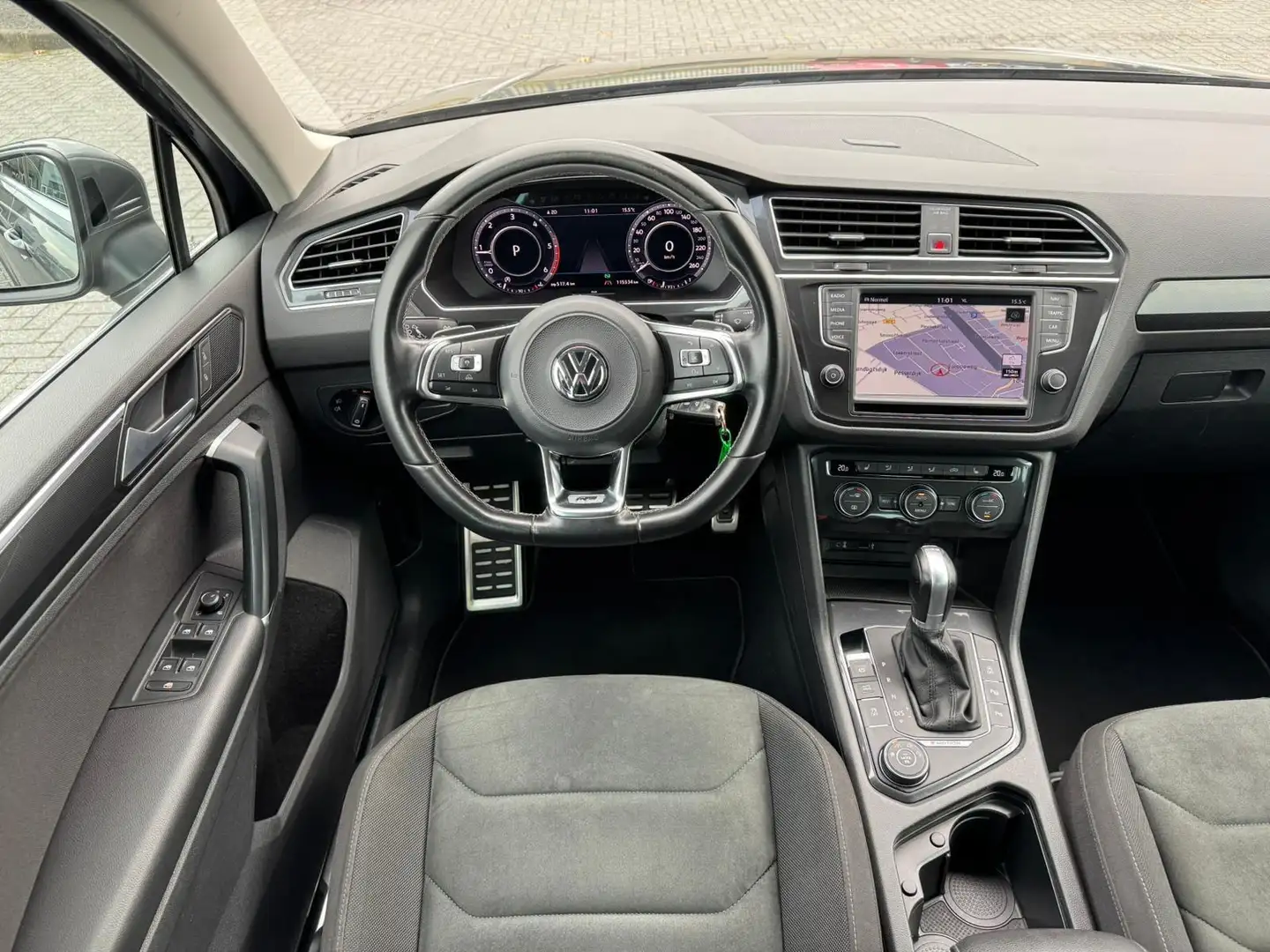 Volkswagen Tiguan 2.0 TDI R Line 4MOTION CAMERA*AFN. HAAK*VIRTUAL Grigio - 2