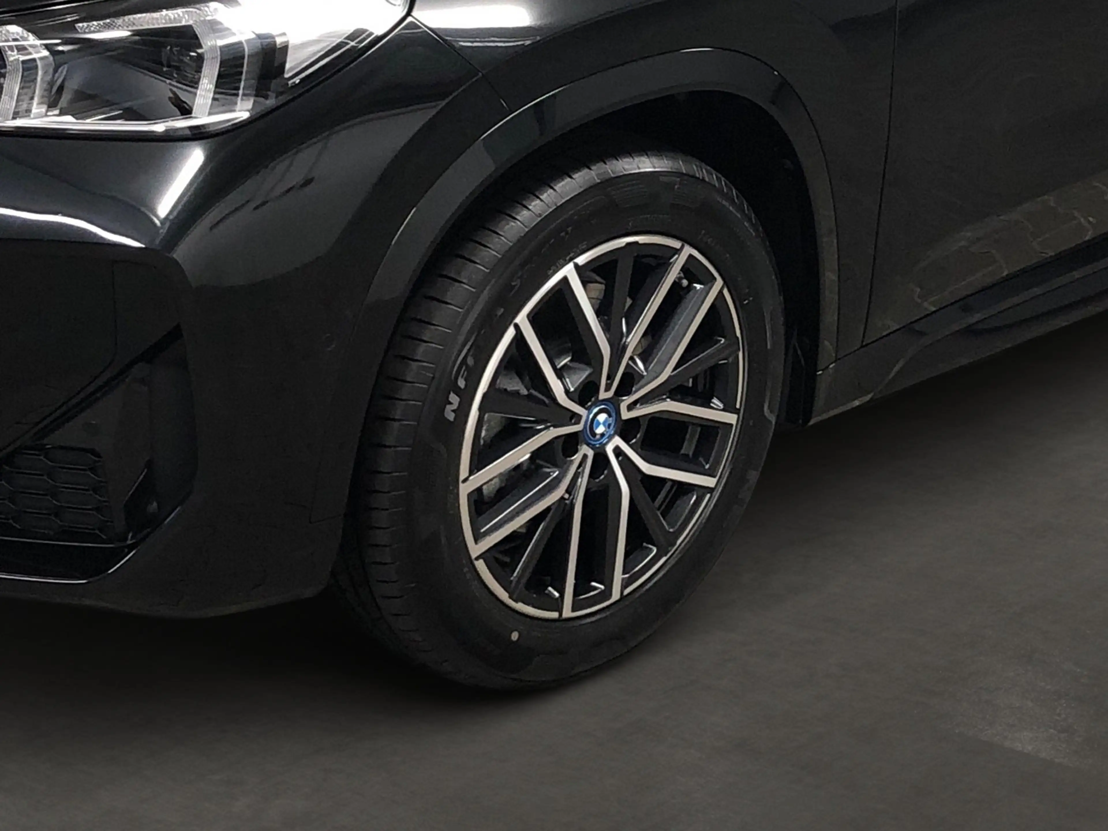 BMW iX 1 xDrive30 M-Sport*Harman/Kardon*DrivingAssistPlus — photo 6
