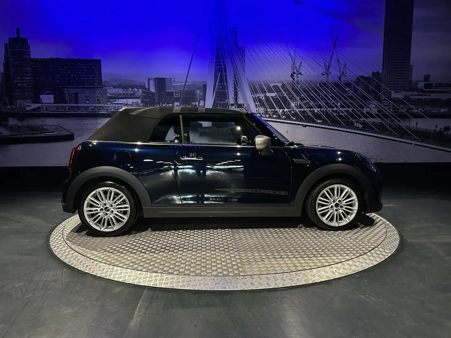 MINI Cooper Cabrio Mini 1.5 MINI Yours *Led*Camera*Navi* Blauw - 2