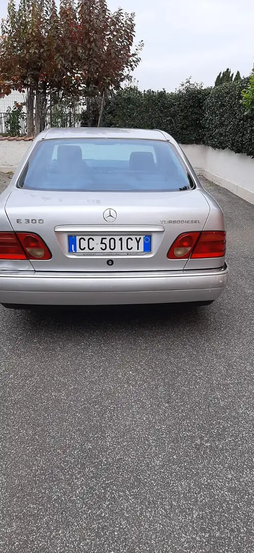 Mercedes-Benz E 300 td 4matic - 2