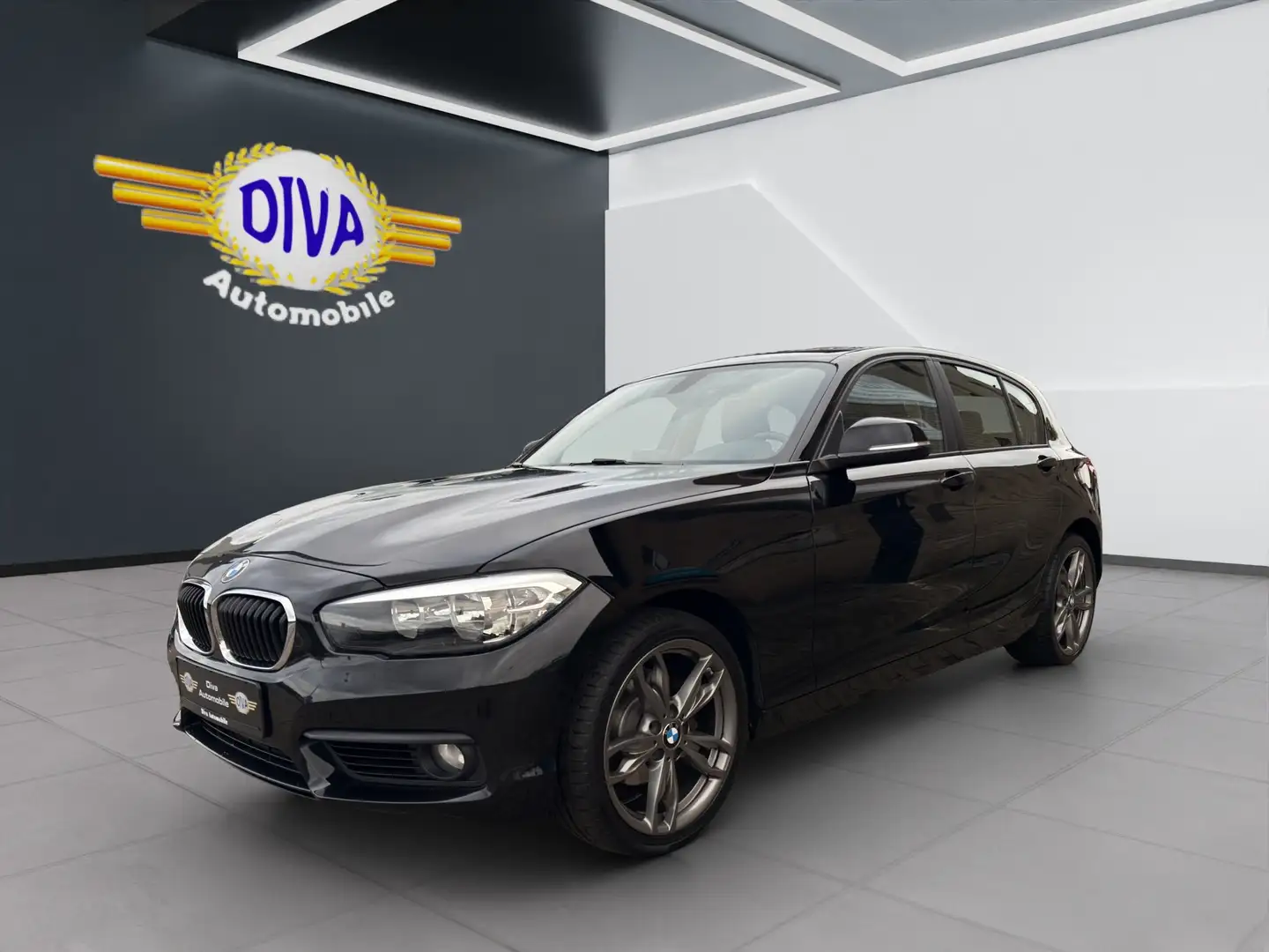 BMW 120 120 i Advantage Schwarz - 1