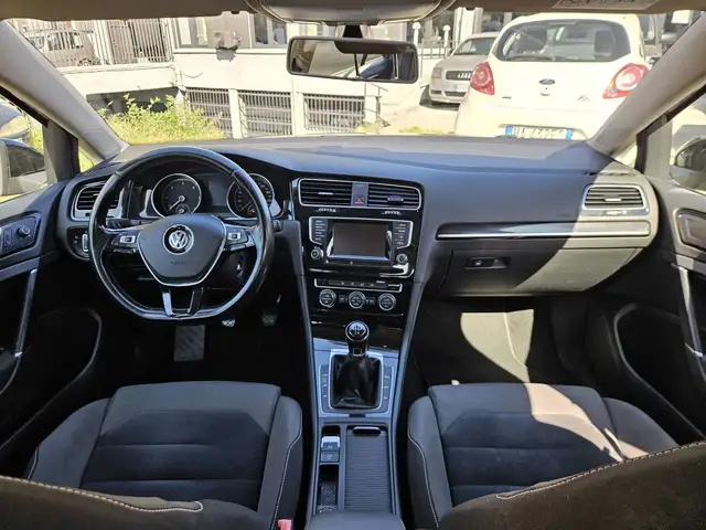 Volkswagen Golf view 10