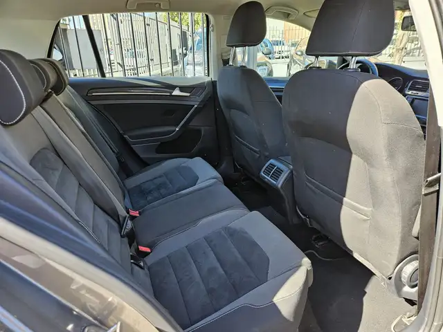 Volkswagen Golf view 11