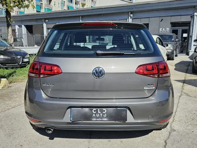 Volkswagen Golf view 5