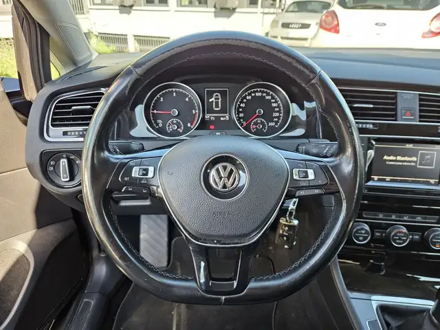 Volkswagen Golf view 14