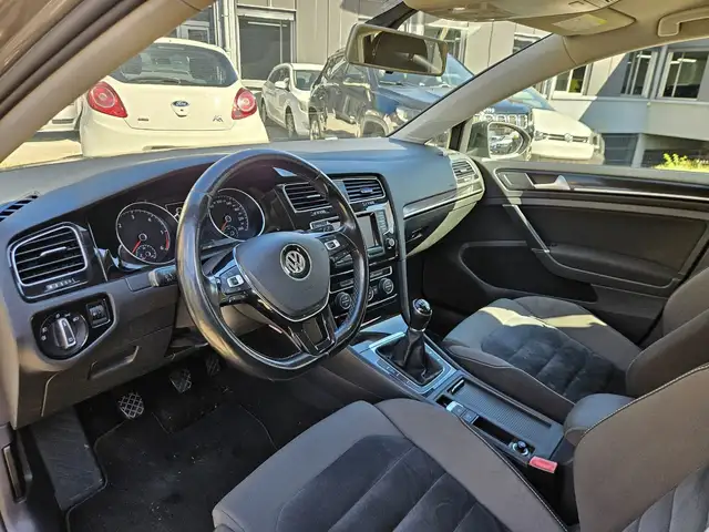 Volkswagen Golf view 7