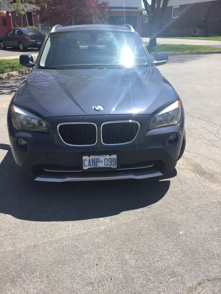 BMW X1 снимка BMW X1