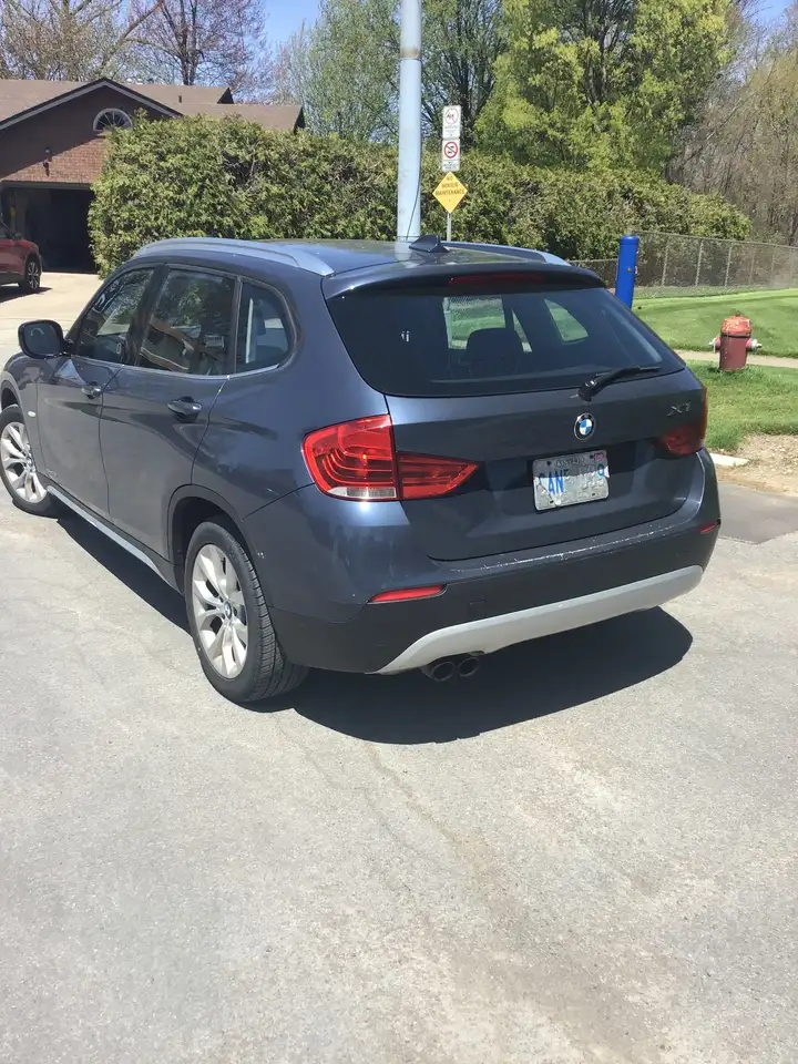 BMW X1 снимка BMW X1