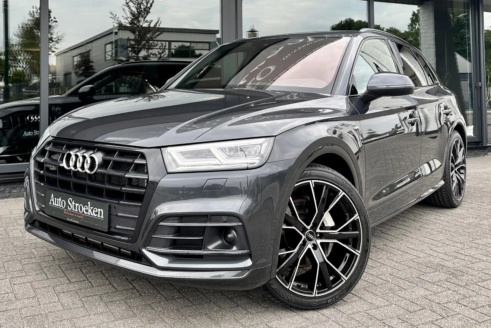 Audi Q5 50 TFSIe Quattro S-Line Luchtvering Matrix Massage Grijs - 1