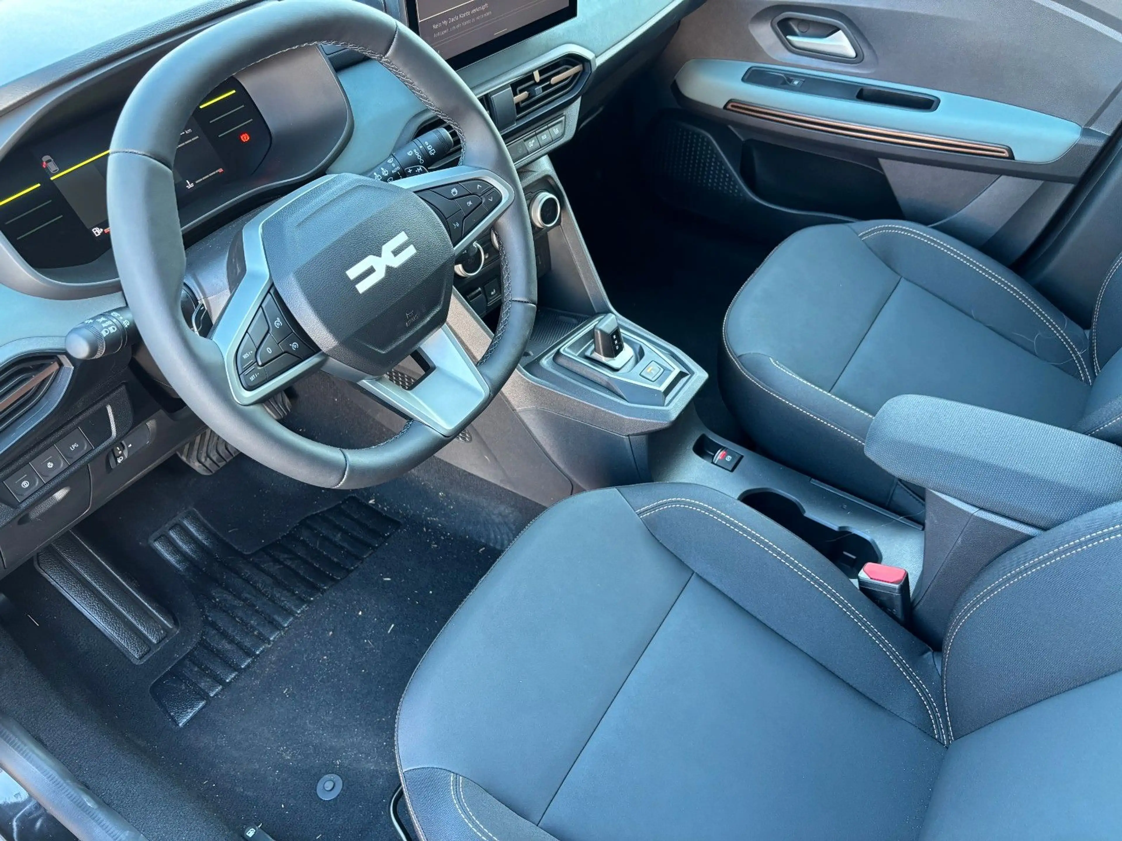 Dacia Sandero Stepway Extreme ECO-G 120 auto — photo 12