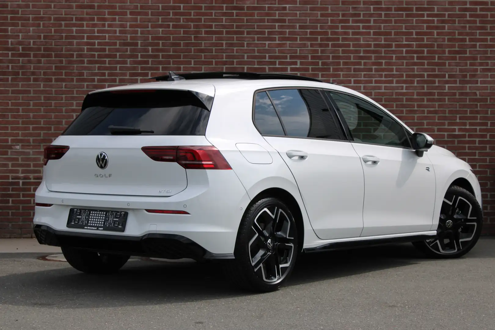 Volkswagen Golf 1.5 eTSI 150PK R-Line Edition |PANO-DAK|ACC|STUUR- Weiß - 2