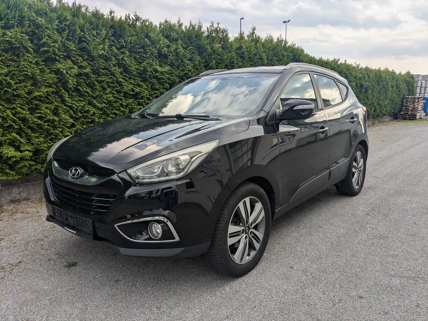 Hyundai iX35 *2.Hand*Automatik *Allrad*AHK* Schwarz - 1