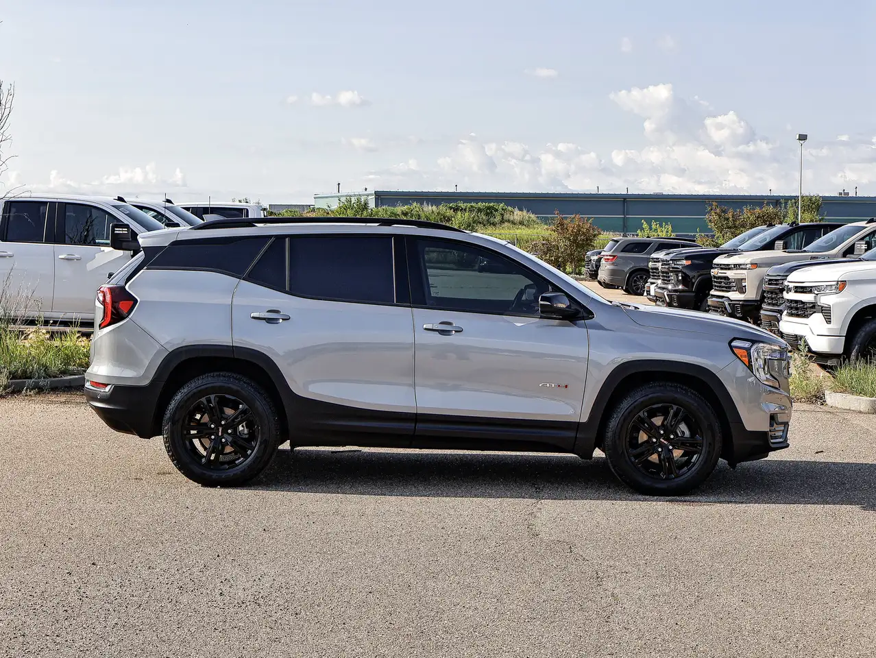 GMC Terrain photo GMC Terrain