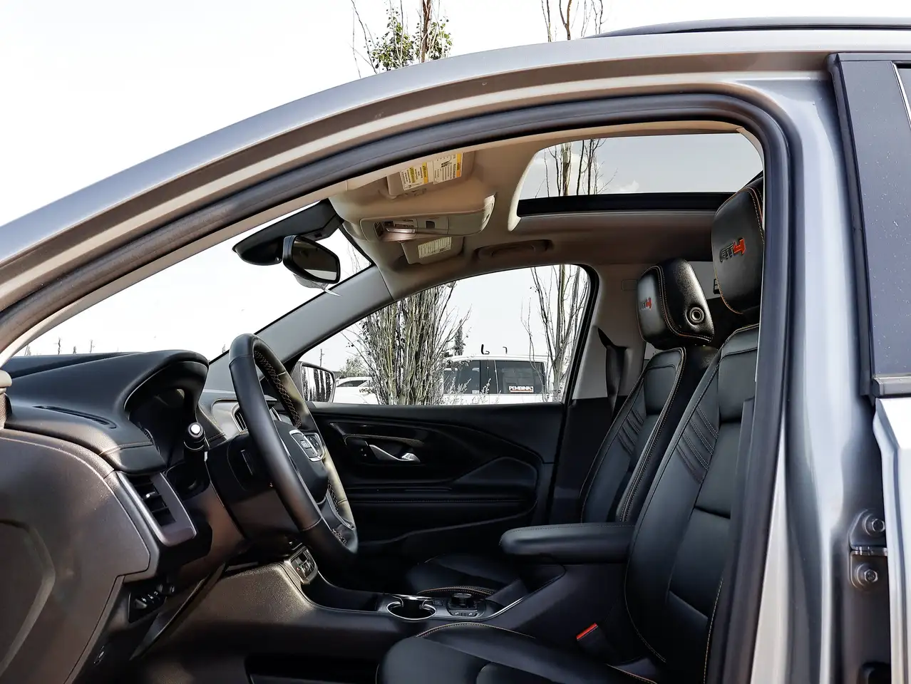 GMC Terrain photo GMC Terrain