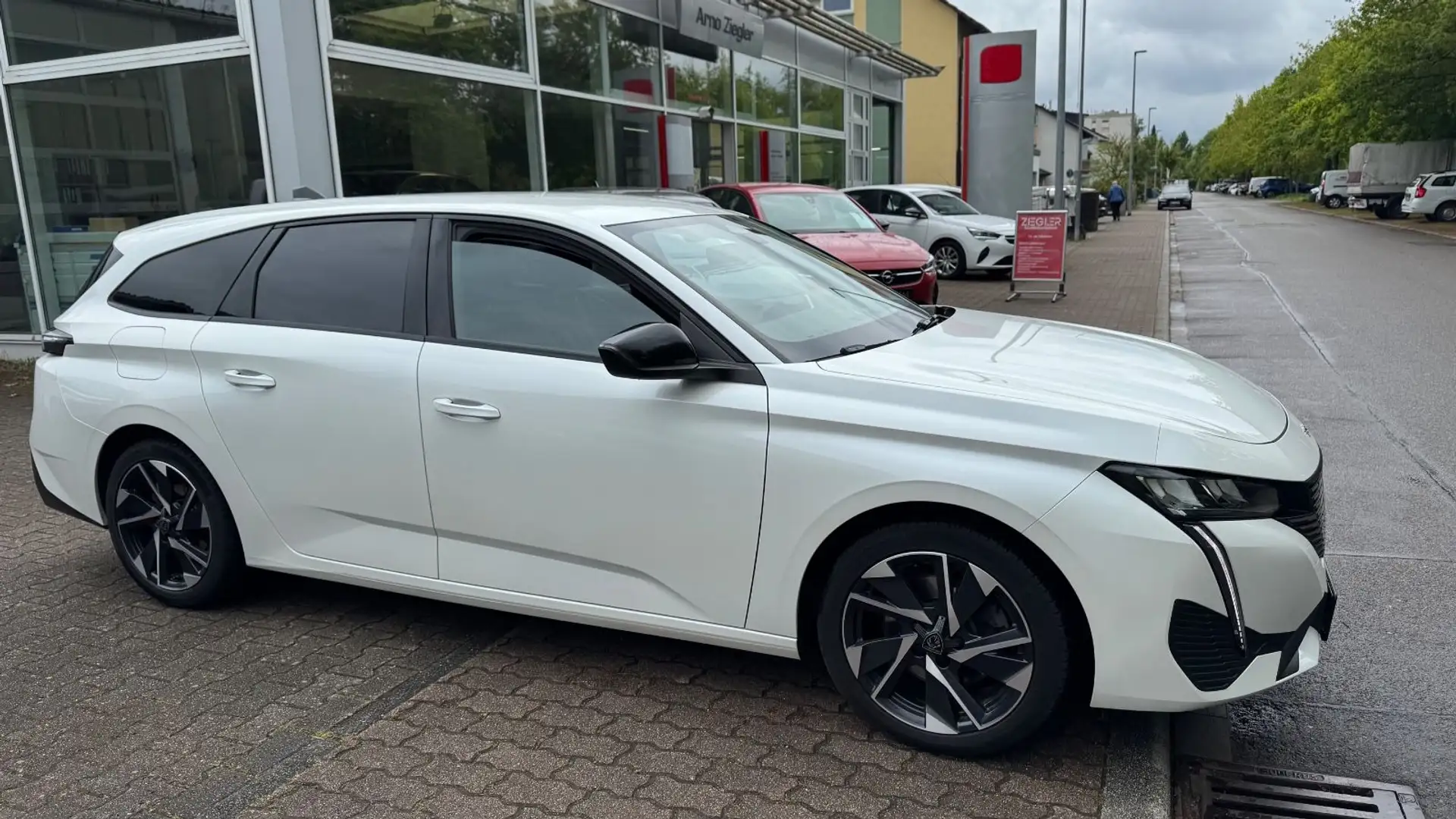 Peugeot 308 BlueHDi 130 Allure Pack SW /1Hand / NR 18 Weiß - 1