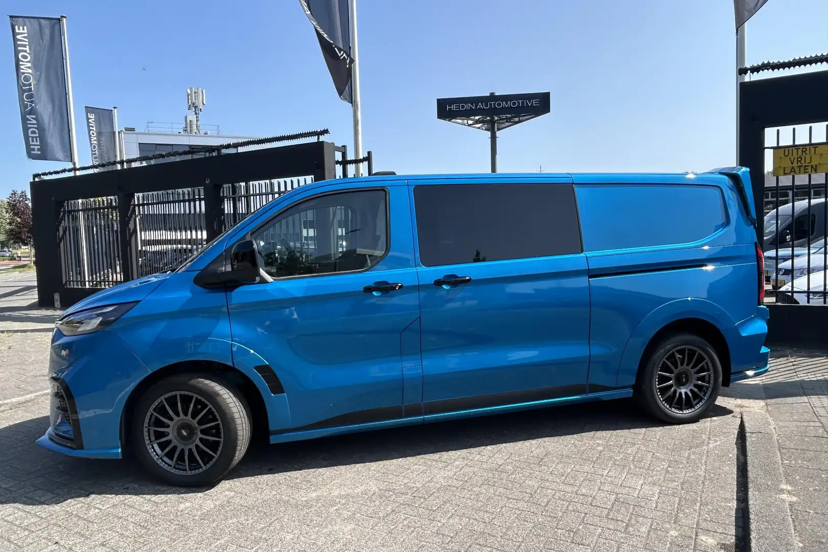 Ford Transit Custom E-Transit 320 L2H1 MS-RT 65 kWh Dubbele Cabine | U Blauw - 2