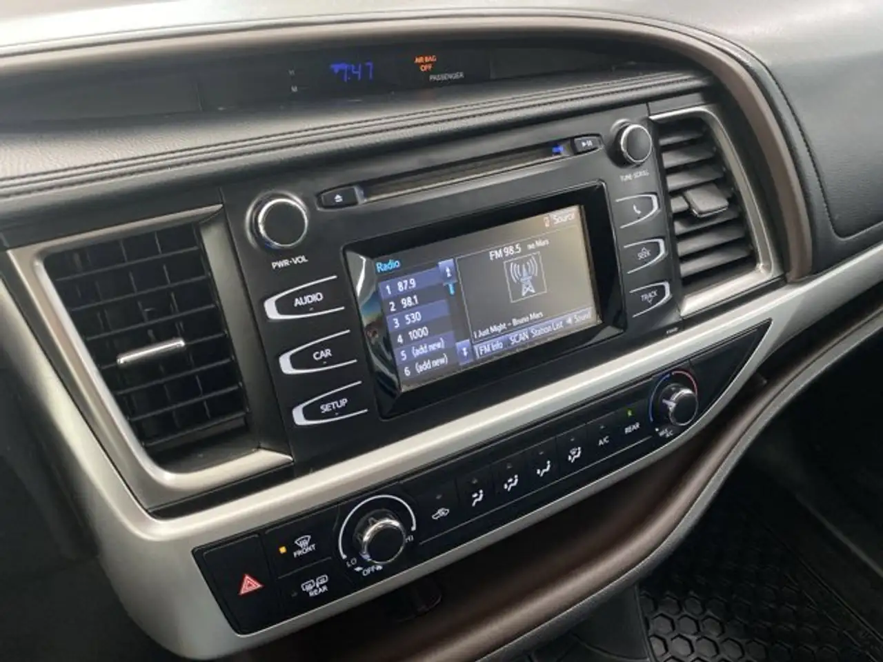 Toyota Highlander снимка Toyota Highlander