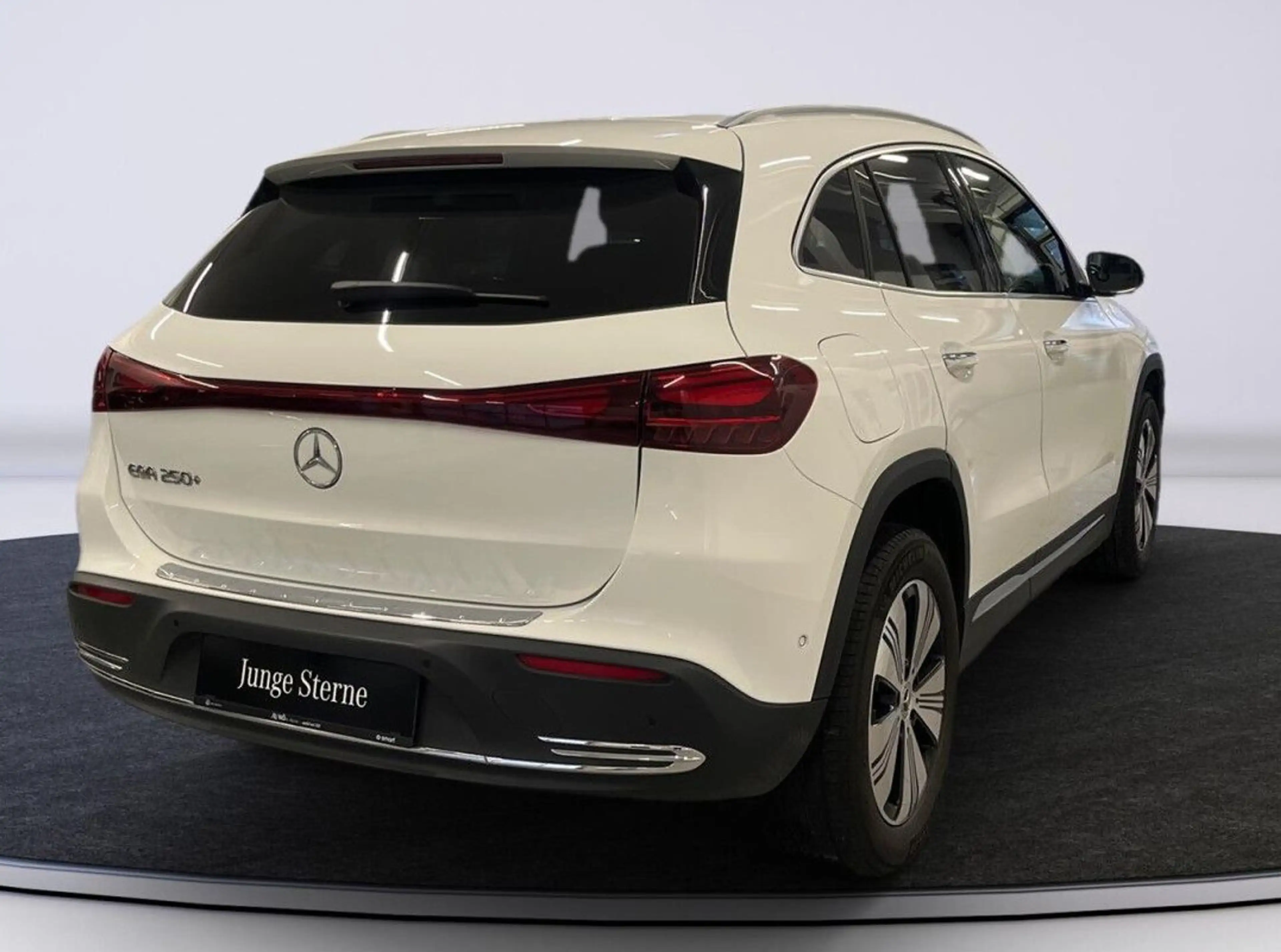 Mercedes-Benz EQA 250+ 70,5kWh Österreich-Edition Aut. — photo 3