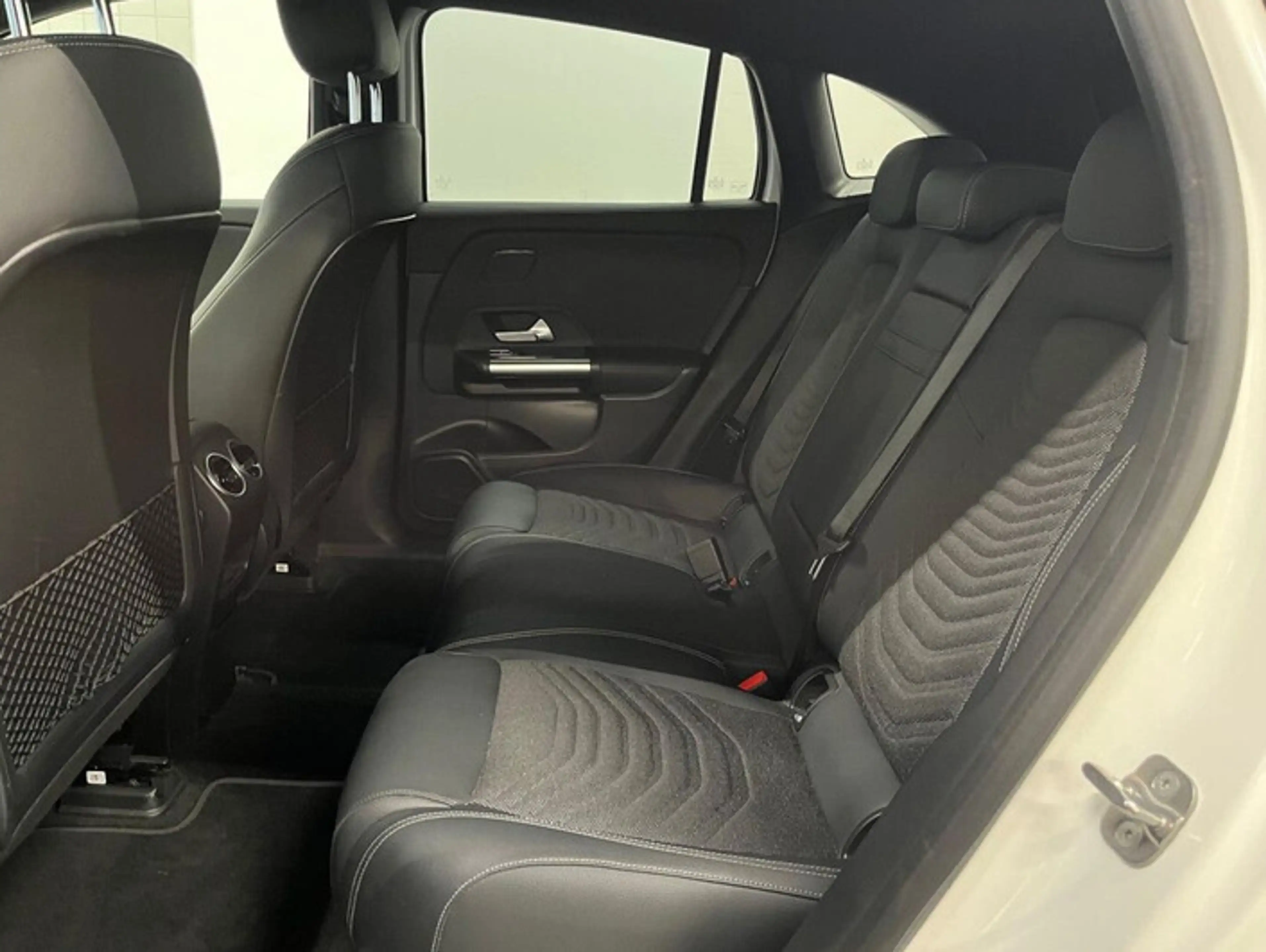 Mercedes-Benz EQA 250+ 70,5kWh Österreich-Edition Aut. — photo 13