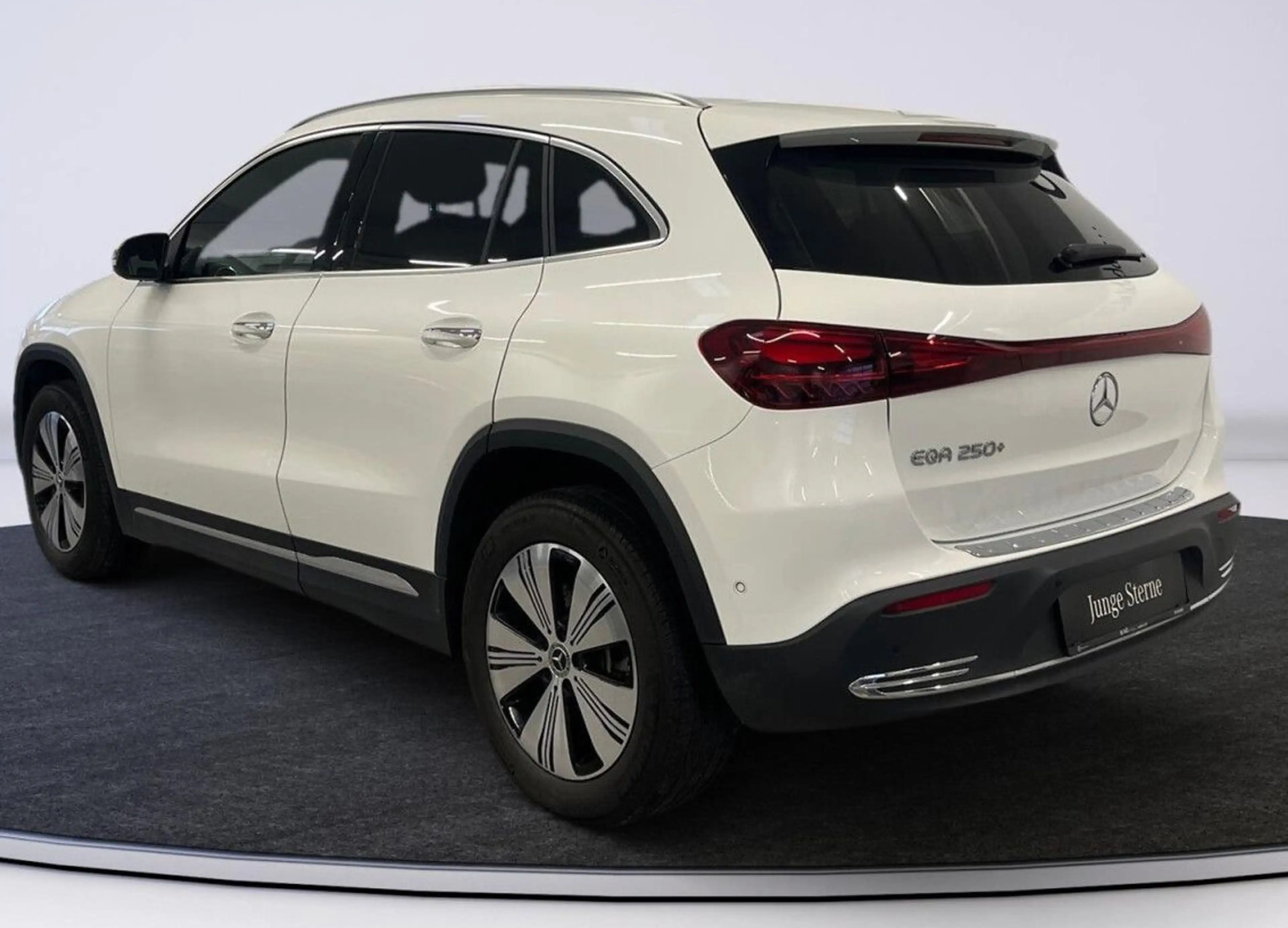 Mercedes-Benz EQA 250+ 70,5kWh Österreich-Edition Aut. — photo 2