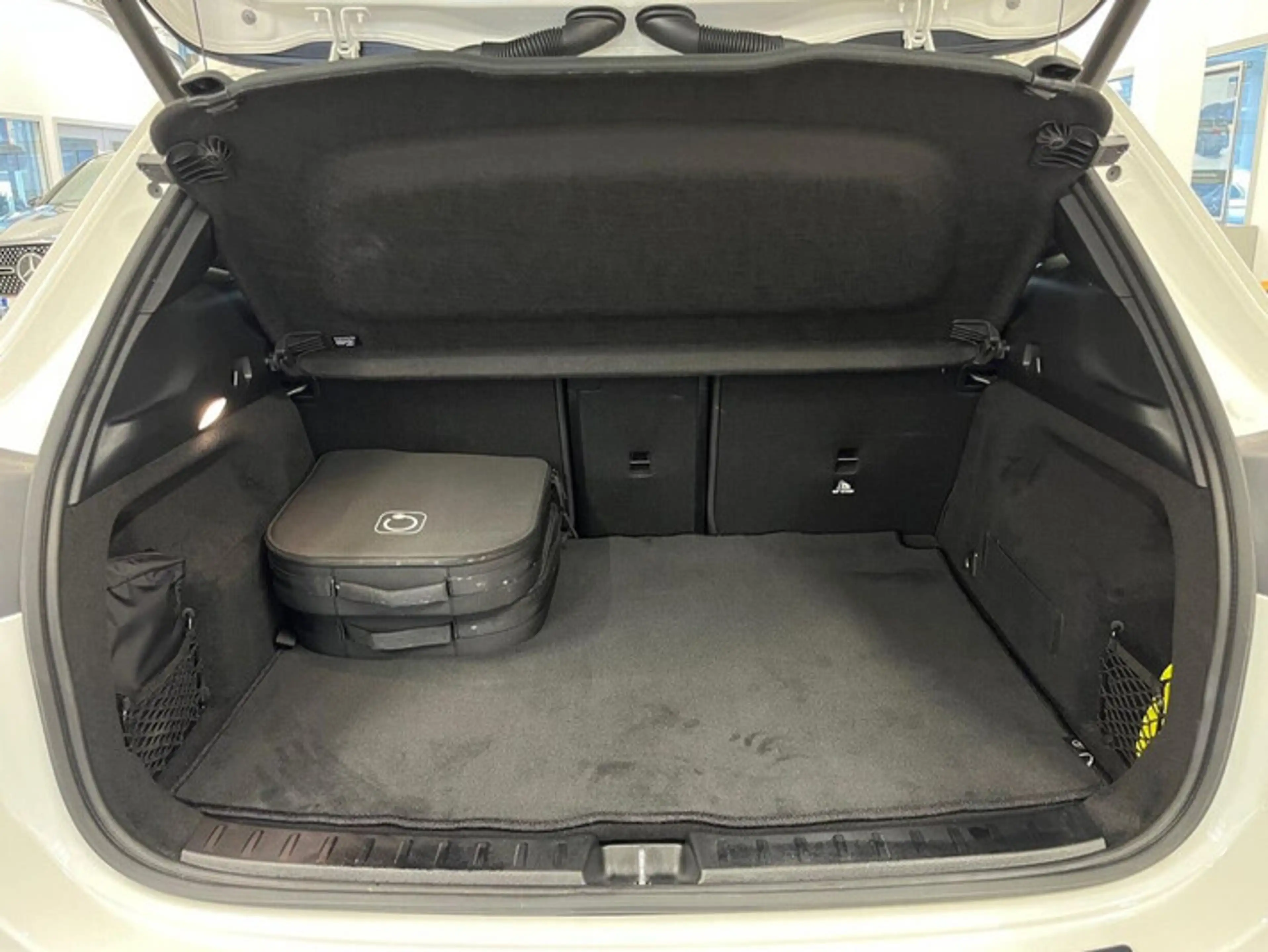 Mercedes-Benz EQA 250+ 70,5kWh Österreich-Edition Aut. — photo 15