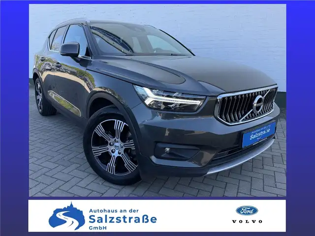Volvo XC40 D4 AWD Inscription Autom*AHK*Standh*Leder*